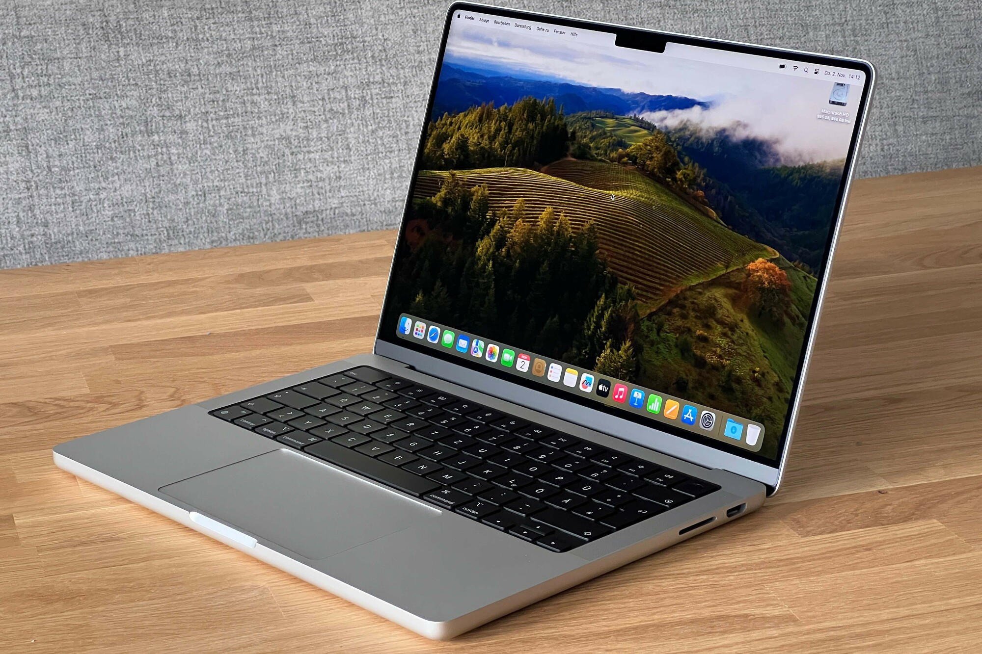 macbook pro 14 inch
